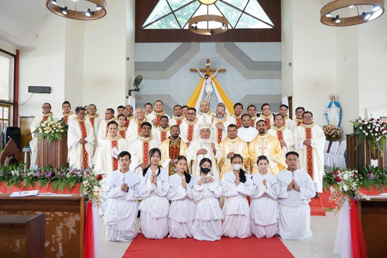 Ordenación sacerdotal de los Diaconos Raymond, Andreas y Patricius msa